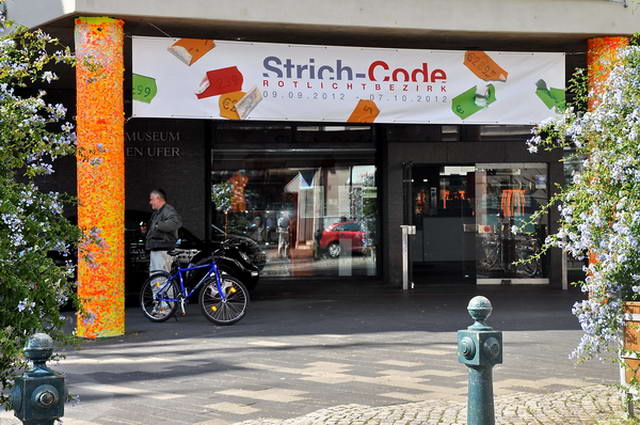 Strich_Code   002.jpg